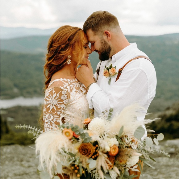 Meet your Posher, Taylor - Picture 2 of 6